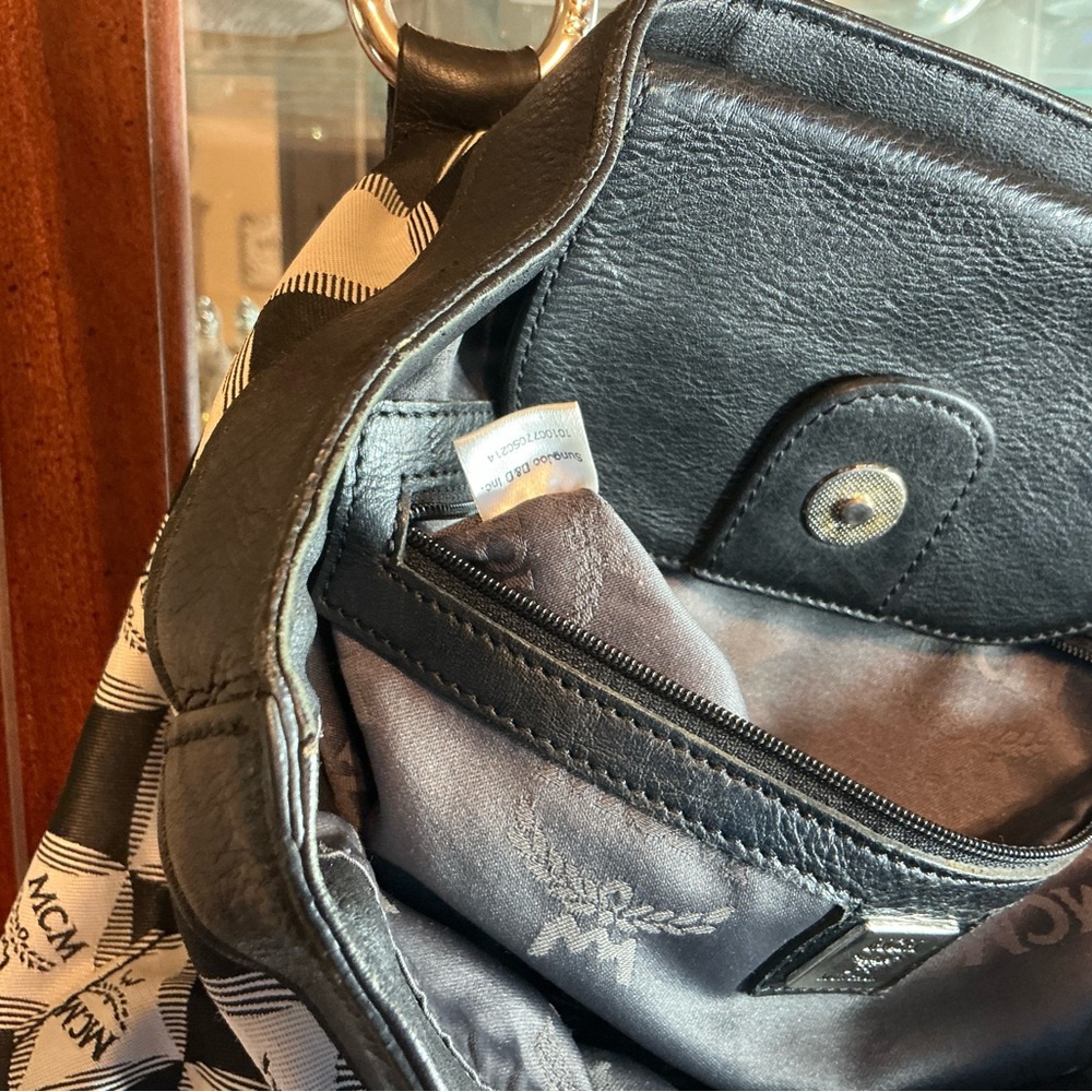 MCM Vintage Visetos Leather-Trimmed Tote - Picture 5 of 8
